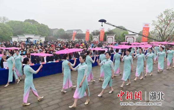 青龙山文化艺术节“村晚”表演精彩纷呈