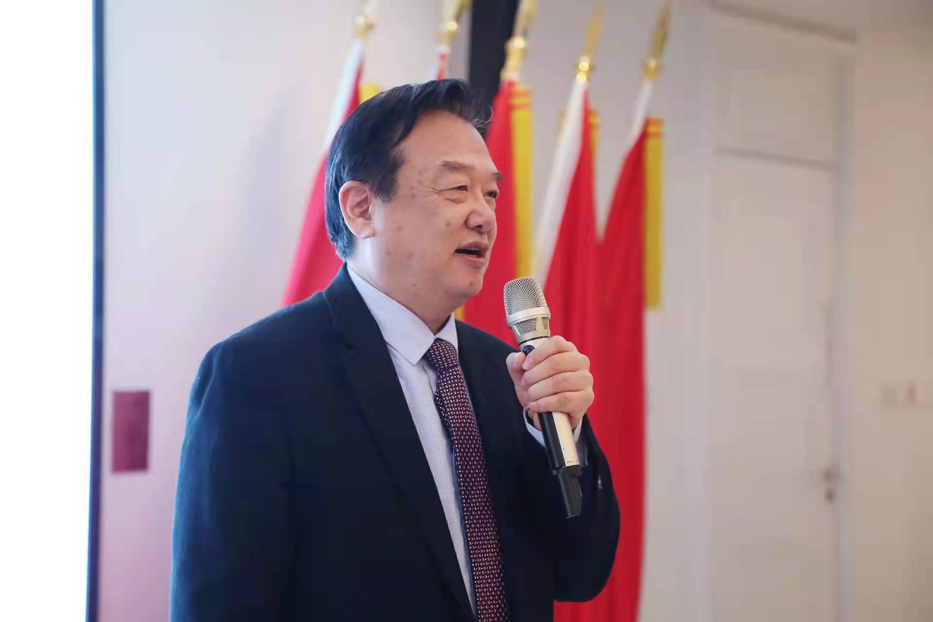 3中国经济研究中心常务副主任，北京大学教授李克诚代表出席领导致辞.jpg